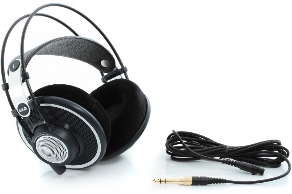 AKG K702