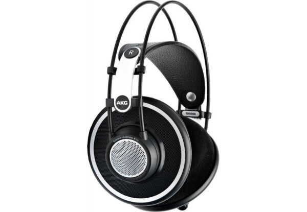 AKG K702