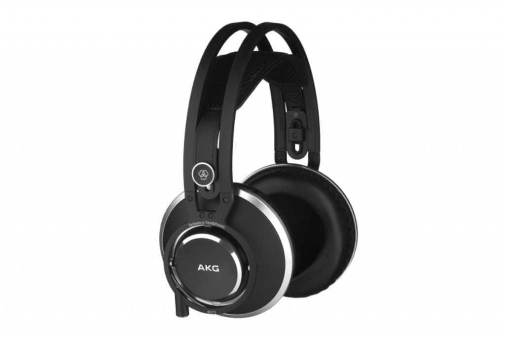 AKG K872