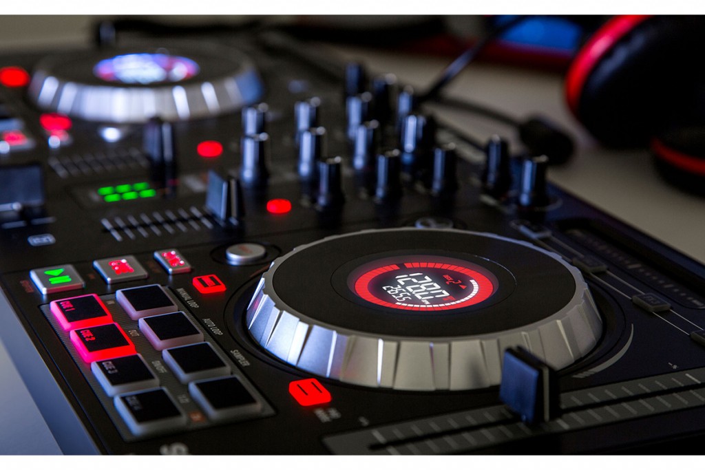 NUMARK MIXTRACK PLATINUM