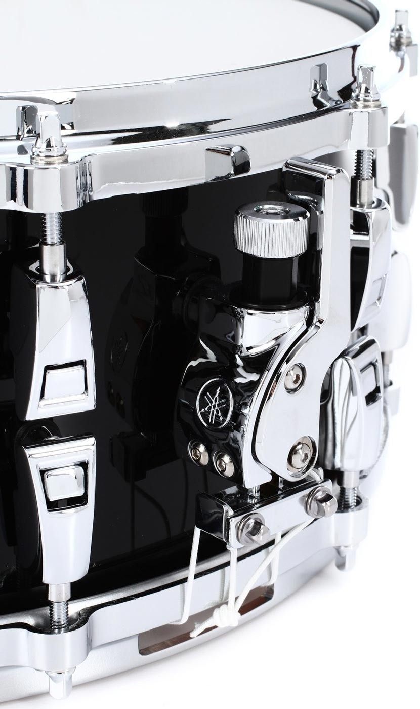 YAMAHA AMS1460 14" Absolute Hybrid Maple Snare 14" (Solid Black)