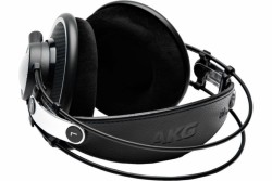 AKG K702