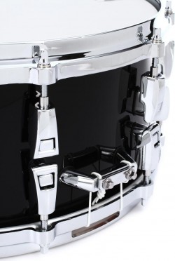 YAMAHA AMS1460 14" Absolute Hybrid Maple Snare 14" (Solid Black)